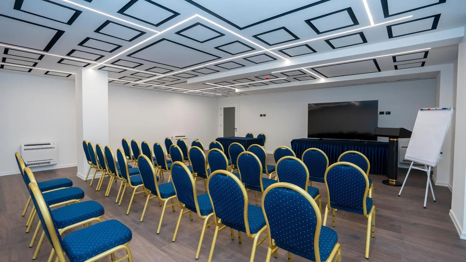 Hotel Mozart Shkodër 4*,  Albanië
