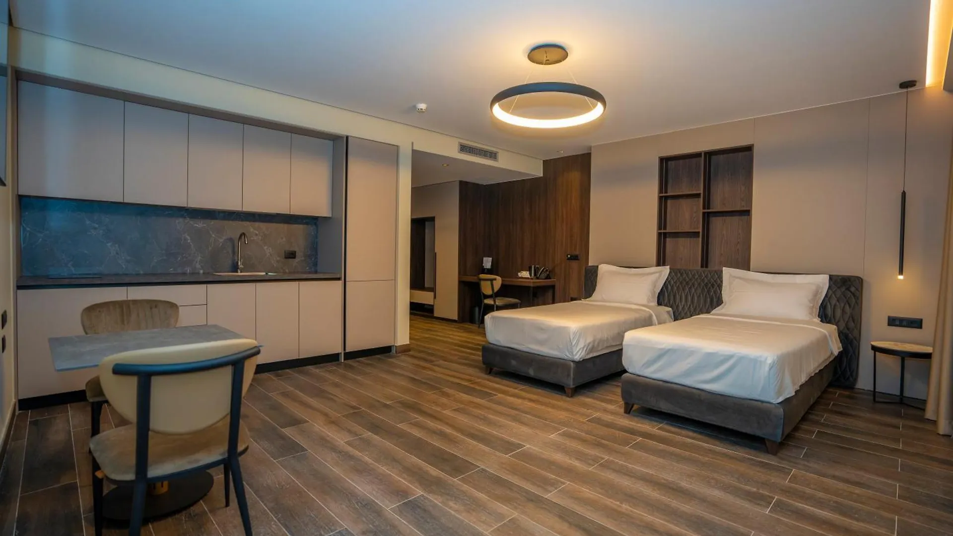 Hotel Mozart Shkodër 4*,  Albanië